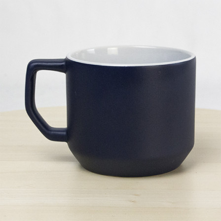 QUADRA, Керамічне горнятко з оригінальною геометричною ручкою, 330 мл