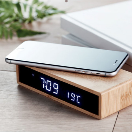 MORO, Бездротова зарядна станція 3-в-1: Будильник, Термометр та Зарядка Qi, 16x7,5x3,2 см